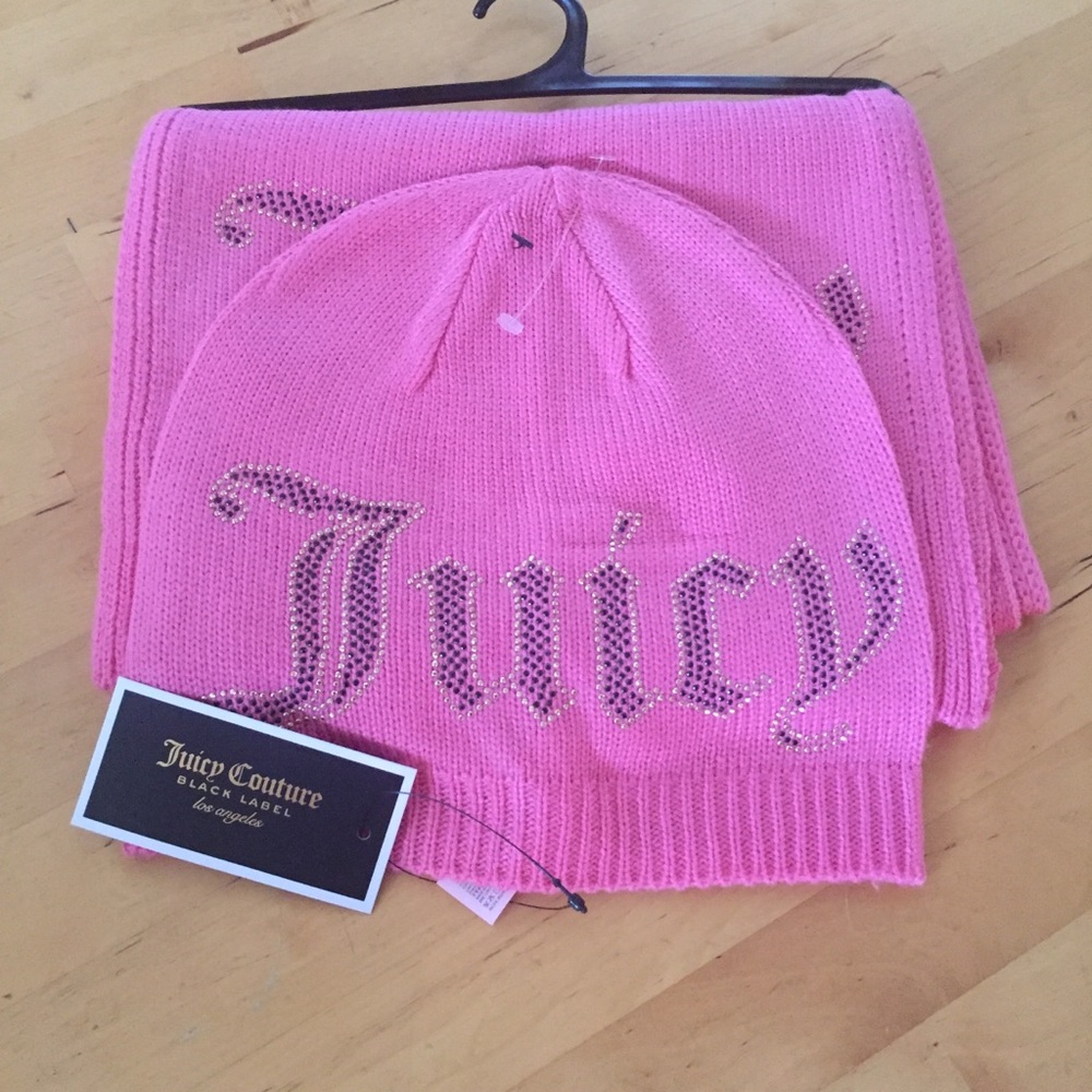 NWT Juicy Couture Hat/Scarf Set
